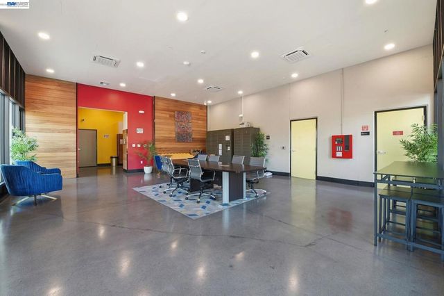 42111 Osgood Rd 208, Fremont, CA 94539