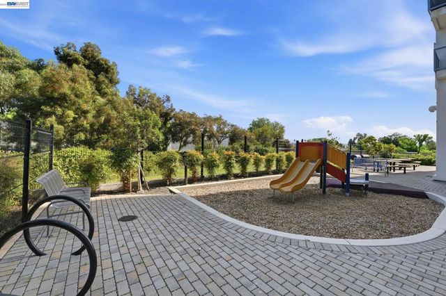 42111 Osgood Rd 208, Fremont, CA 94539