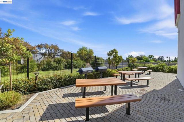 42111 Osgood Rd 208, Fremont, CA 94539