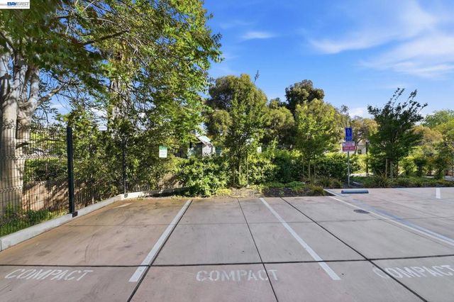 42111 Osgood Rd 208, Fremont, CA 94539