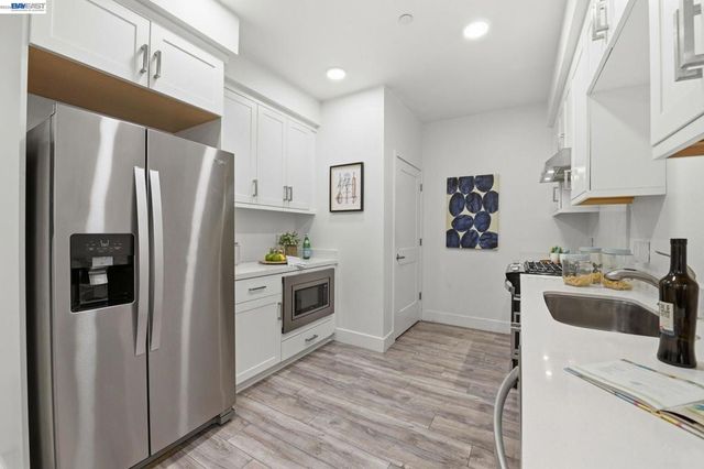 42111 Osgood Rd 208, Fremont, CA 94539
