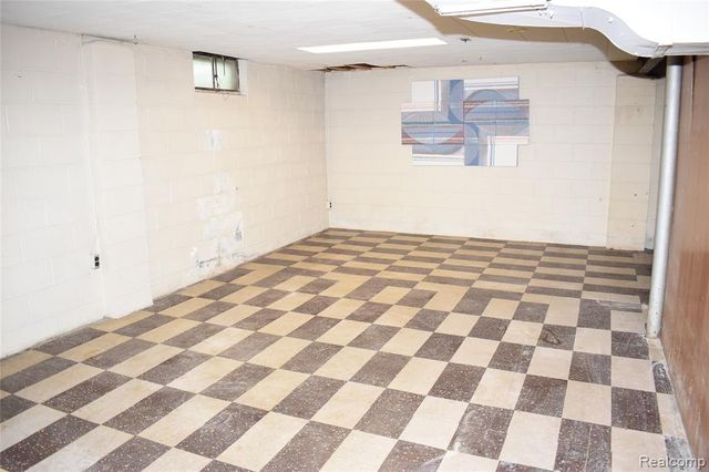 19917 Denby, Redford, MI 48240