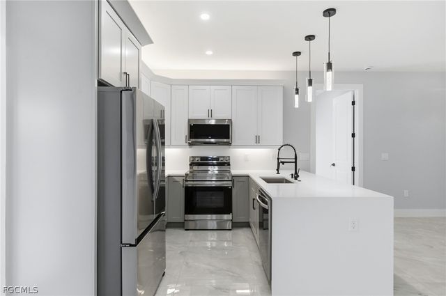 806 Fred AVE N, Lehigh Acres, FL 33971