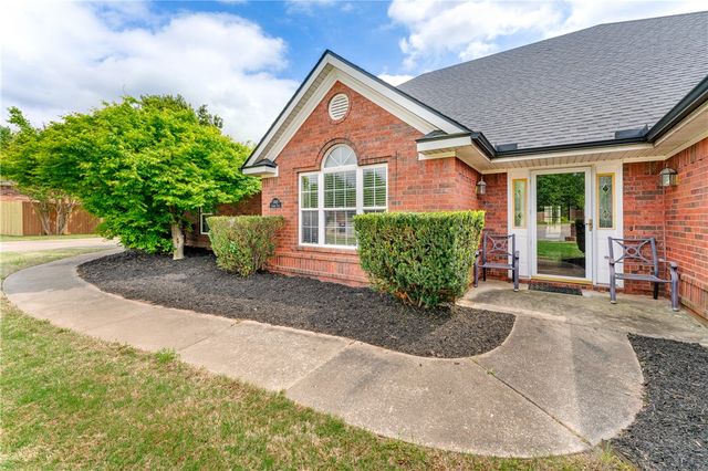 3815 Compton Place, Springdale, AR 72762