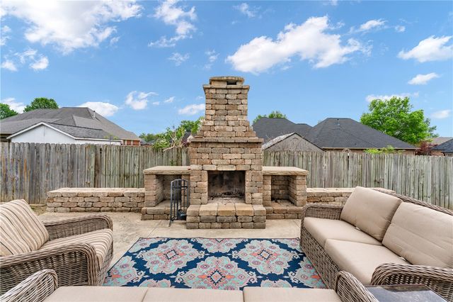3815 Compton Place, Springdale, AR 72762