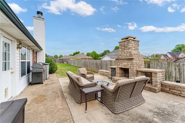 3815 Compton Place, Springdale, AR 72762