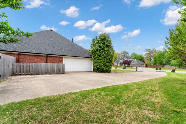 3815 Compton Place, Springdale, AR 72762