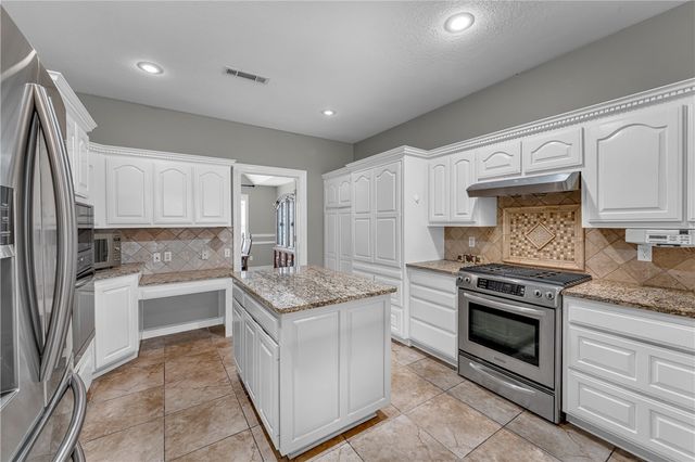 3815 Compton Place, Springdale, AR 72762