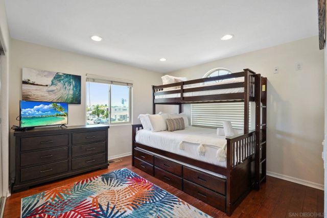 1311-15 Pacific Beach Dr, San Diego, CA 92109