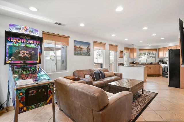 1311-15 Pacific Beach Dr, San Diego, CA 92109