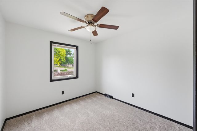 410 NE Crestmoor Place, Ankeny, IA 50021
