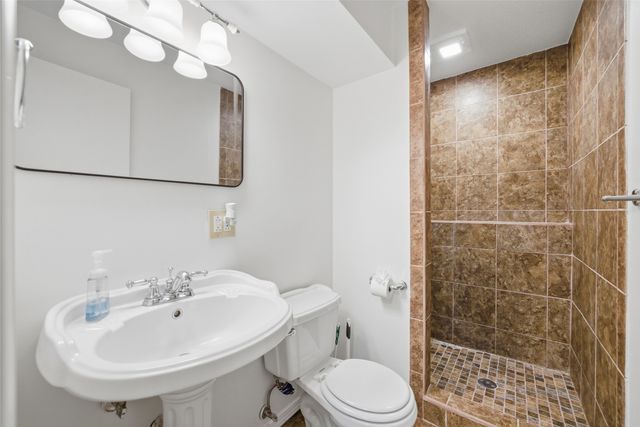 410 NE Crestmoor Place, Ankeny, IA 50021