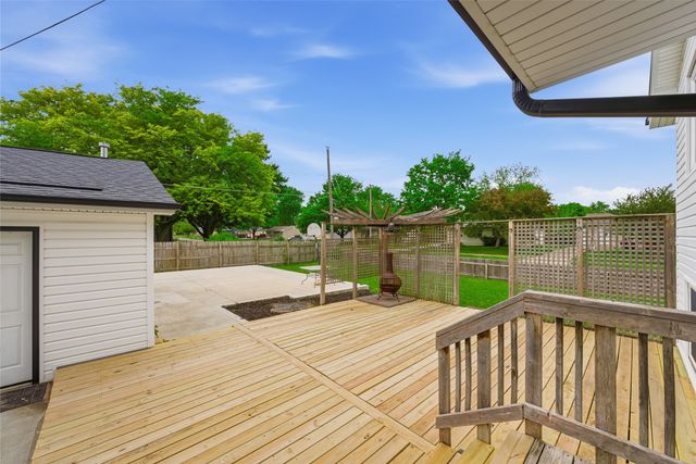 410 NE Crestmoor Place, Ankeny, IA 50021