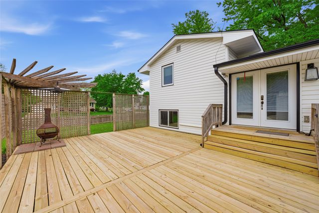 410 NE Crestmoor Place, Ankeny, IA 50021