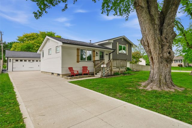 410 NE Crestmoor Place, Ankeny, IA 50021