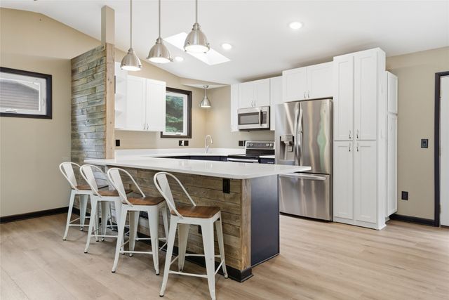 410 NE Crestmoor Place, Ankeny, IA 50021