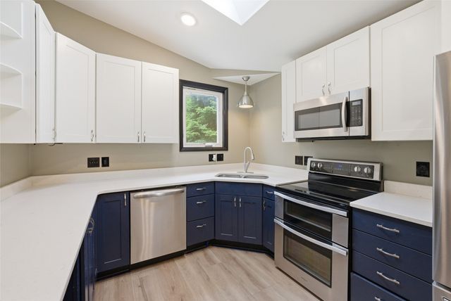 410 NE Crestmoor Place, Ankeny, IA 50021