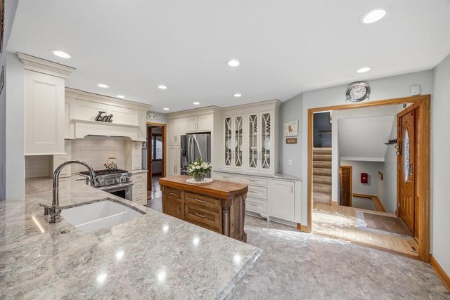 N4235 HILLSIDE Lane, Cambridge, WI 53523