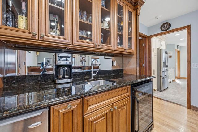 N4235 HILLSIDE Lane, Cambridge, WI 53523