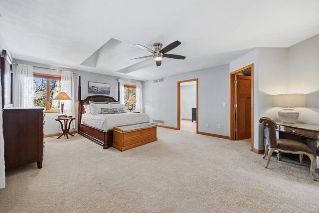 N4235 HILLSIDE Lane, Cambridge, WI 53523