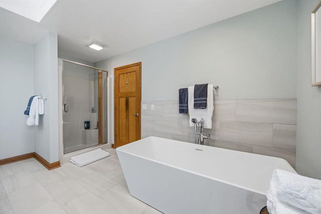 N4235 HILLSIDE Lane, Cambridge, WI 53523