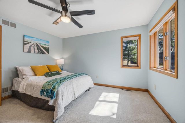 N4235 HILLSIDE Lane, Cambridge, WI 53523