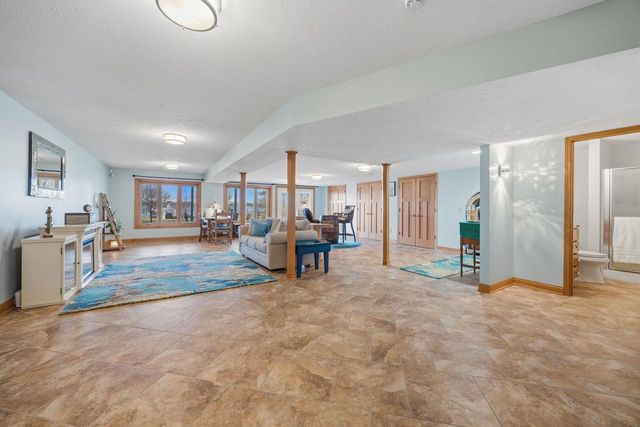 N4235 HILLSIDE Lane, Cambridge, WI 53523