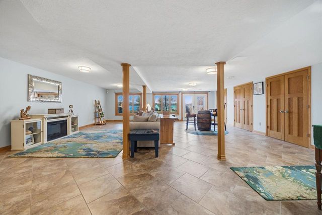 N4235 HILLSIDE Lane, Cambridge, WI 53523