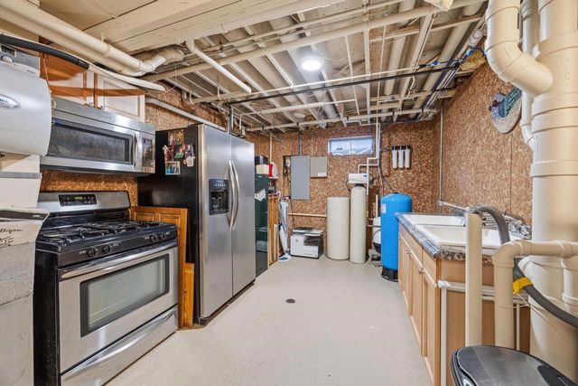 N4235 HILLSIDE Lane, Cambridge, WI 53523