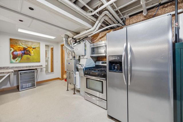 N4235 HILLSIDE Lane, Cambridge, WI 53523