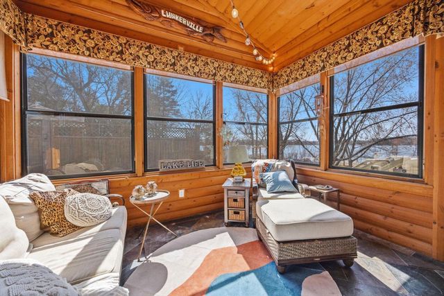 N4235 HILLSIDE Lane, Cambridge, WI 53523