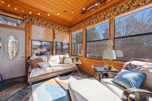 N4235 HILLSIDE Lane, Cambridge, WI 53523