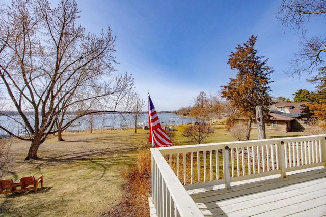 N4235 HILLSIDE Lane, Cambridge, WI 53523