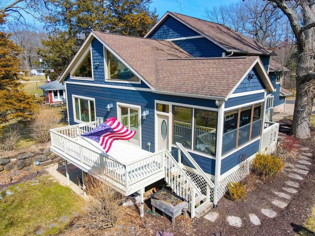 N4235 HILLSIDE Lane, Cambridge, WI 53523