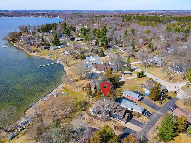 N4235 HILLSIDE Lane, Cambridge, WI 53523