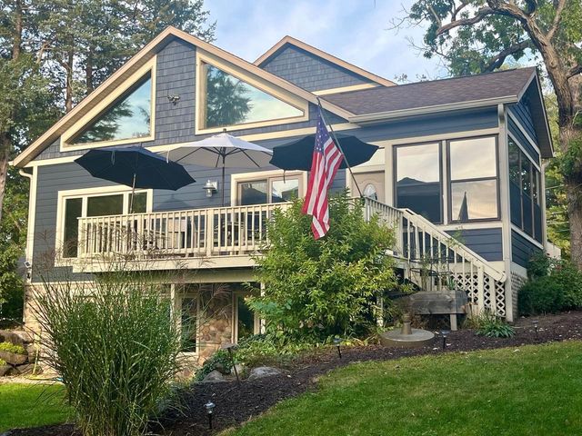 N4235 HILLSIDE Lane, Cambridge, WI 53523