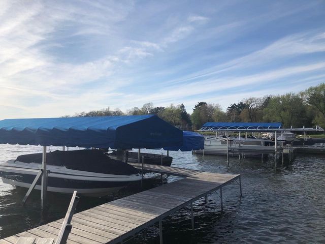 N4235 HILLSIDE Lane, Cambridge, WI 53523