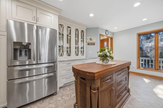 N4235 HILLSIDE Lane, Cambridge, WI 53523