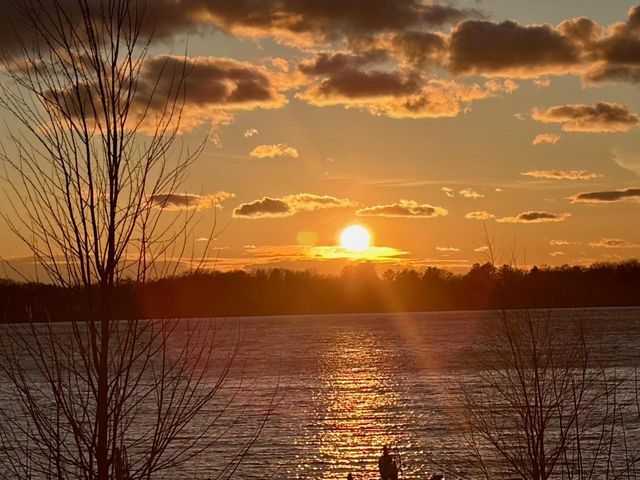 N4235 HILLSIDE Lane, Cambridge, WI 53523