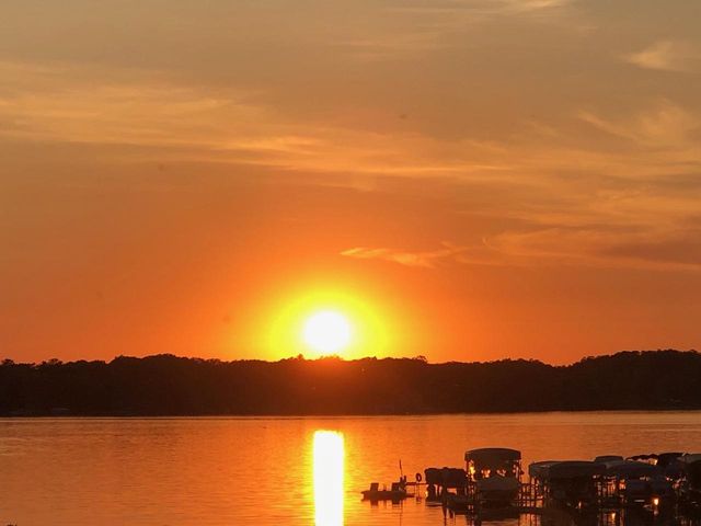 N4235 HILLSIDE Lane, Cambridge, WI 53523