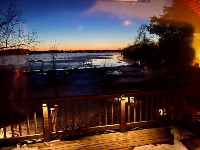 N4235 HILLSIDE Lane, Cambridge, WI 53523