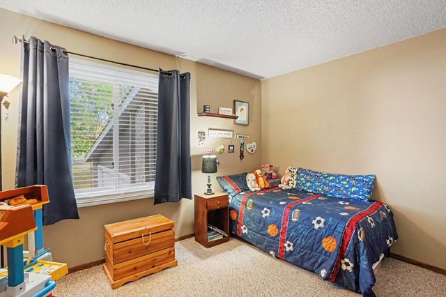12405 Villaburne Drive, Burnsville, MN 55337