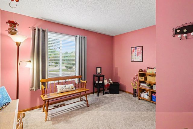 12405 Villaburne Drive, Burnsville, MN 55337