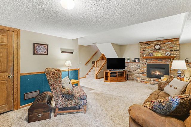 12405 Villaburne Drive, Burnsville, MN 55337
