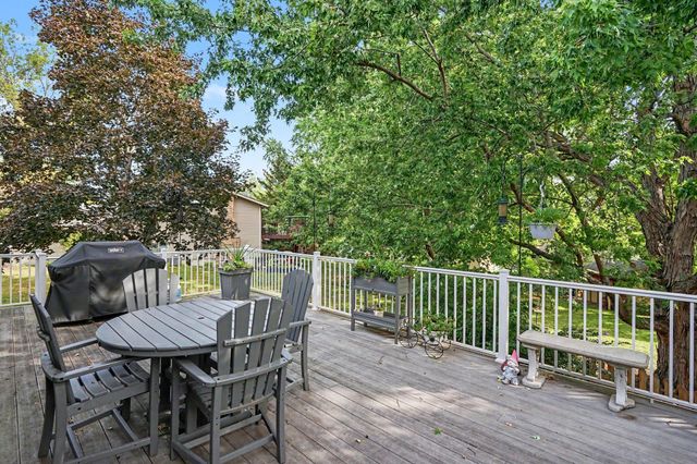 12405 Villaburne Drive, Burnsville, MN 55337