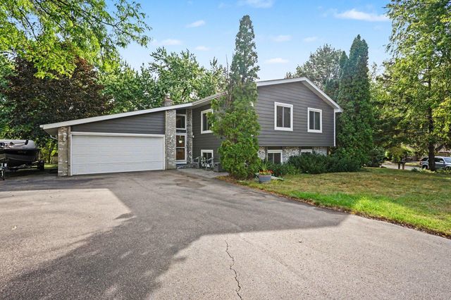 12405 Villaburne Drive, Burnsville, MN 55337
