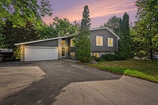 12405 Villaburne Drive, Burnsville, MN 55337