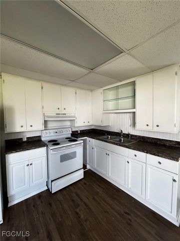 248 Flame LN, North Fort Myers, FL 33917