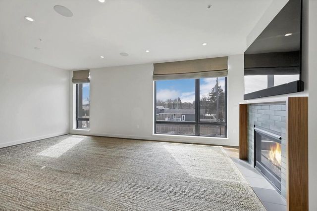 1077 BROOKWOOD DRIVE, Green Bay, WI 54304