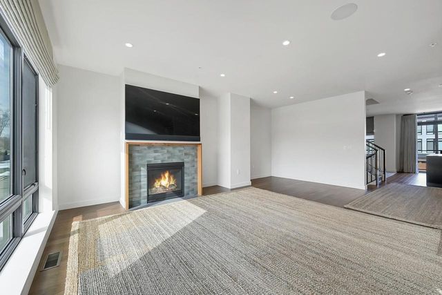 1077 BROOKWOOD DRIVE, Green Bay, WI 54304